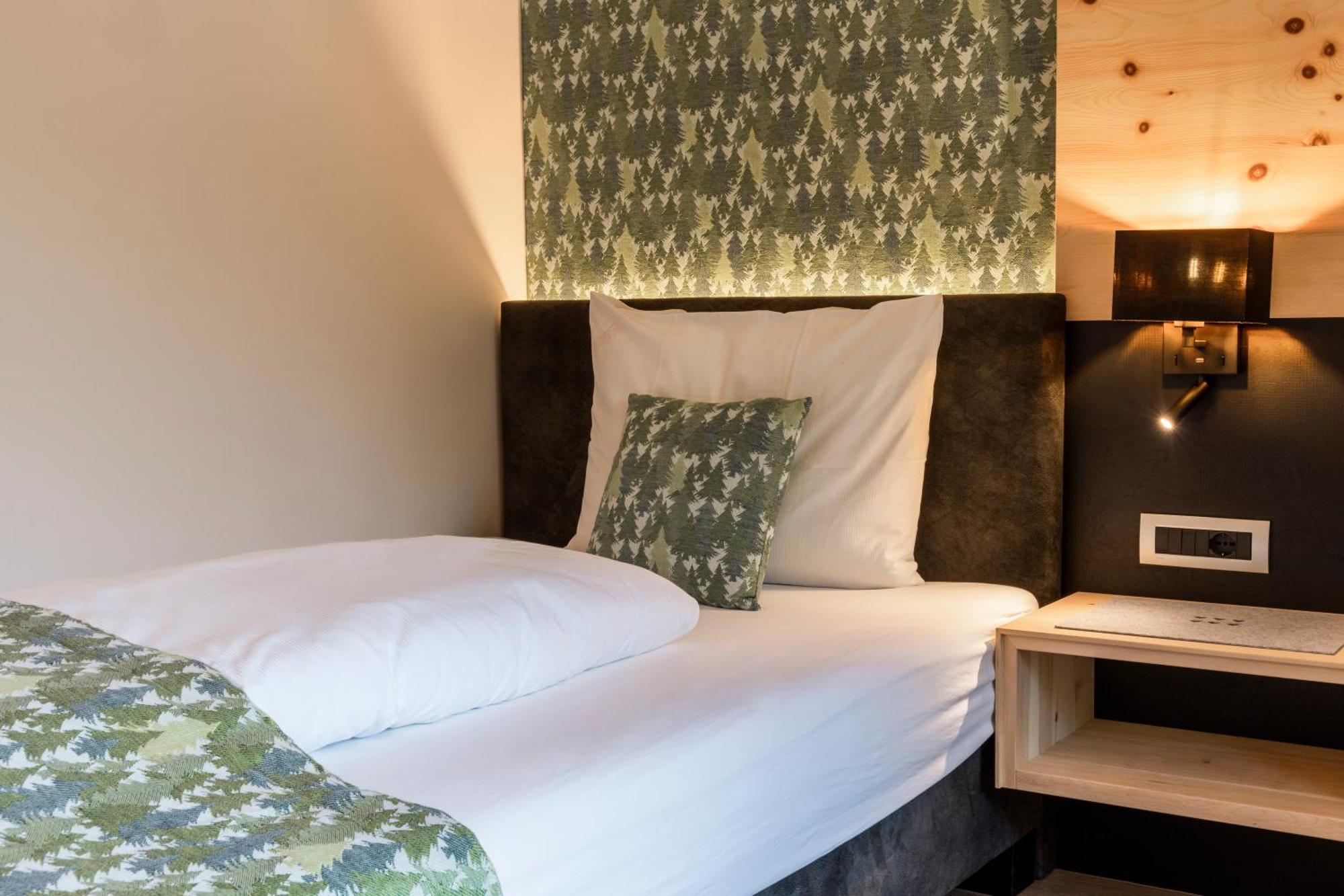 Cityhotel Goldener Adler B&B К'юза Екстер'єр фото