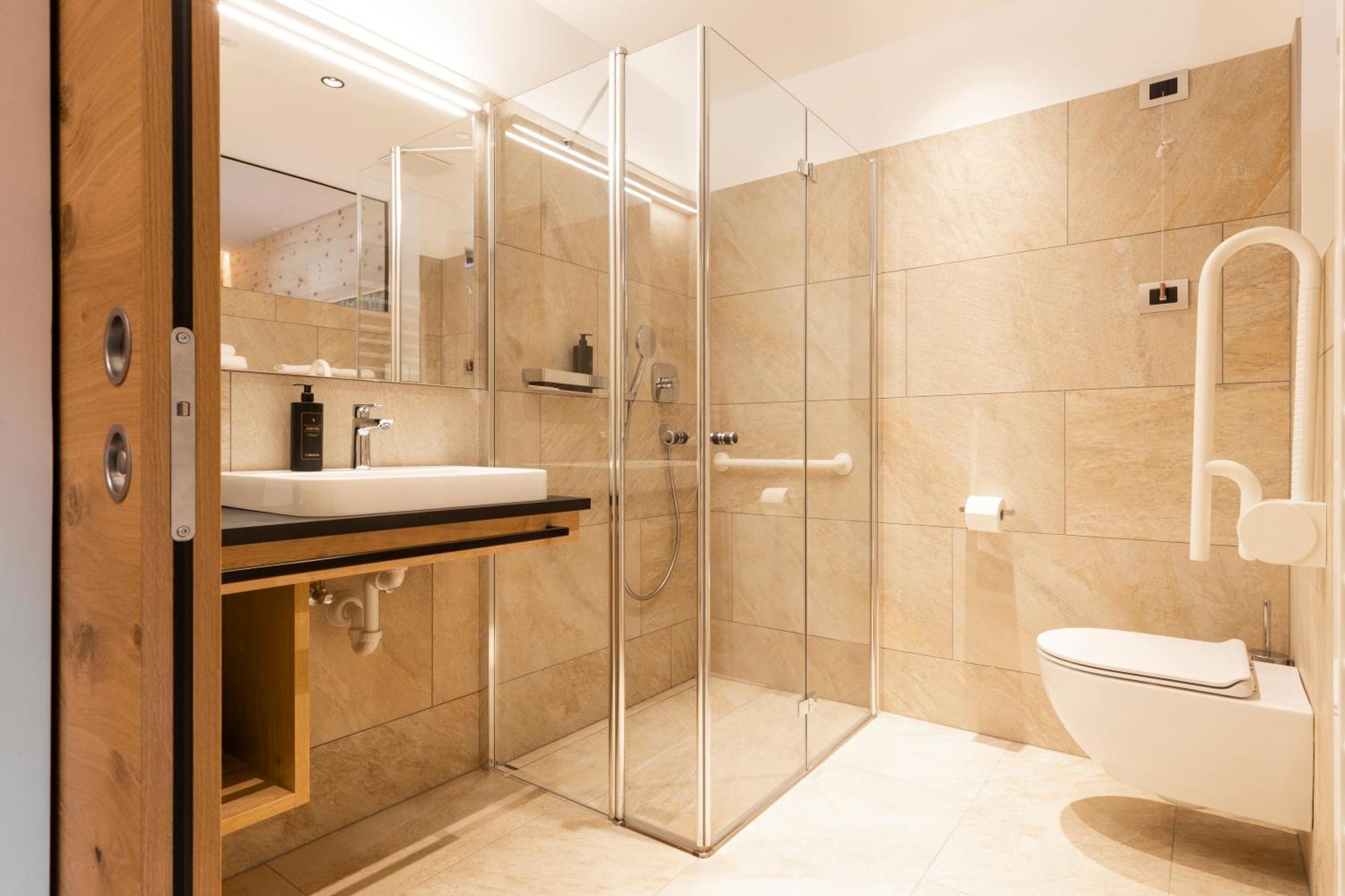 Cityhotel Goldener Adler B&B К'юза Екстер'єр фото