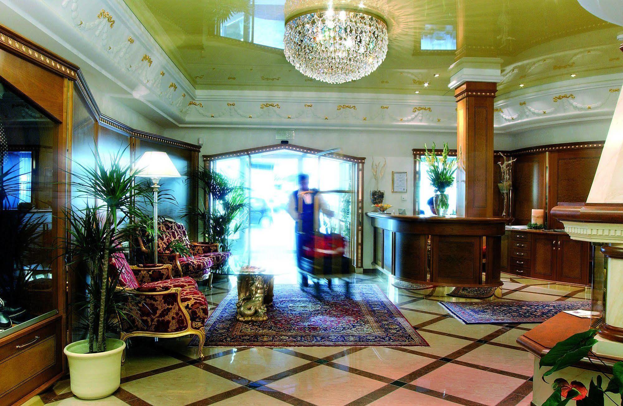 Cityhotel Goldener Adler B&B К'юза Екстер'єр фото